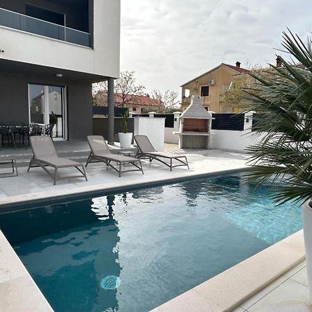 Apartments Cesare Nin Buitenkant foto