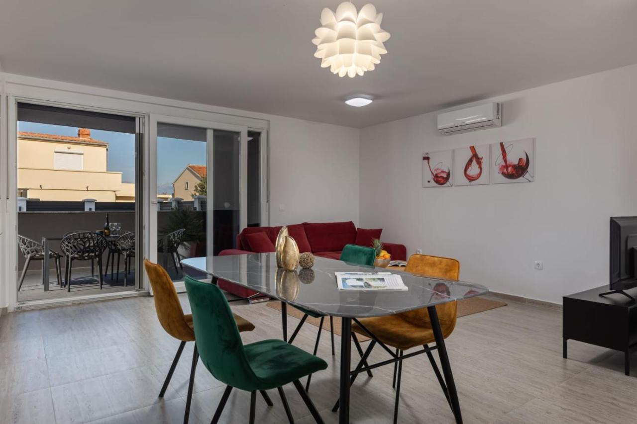 Apartments Cesare Nin Buitenkant foto