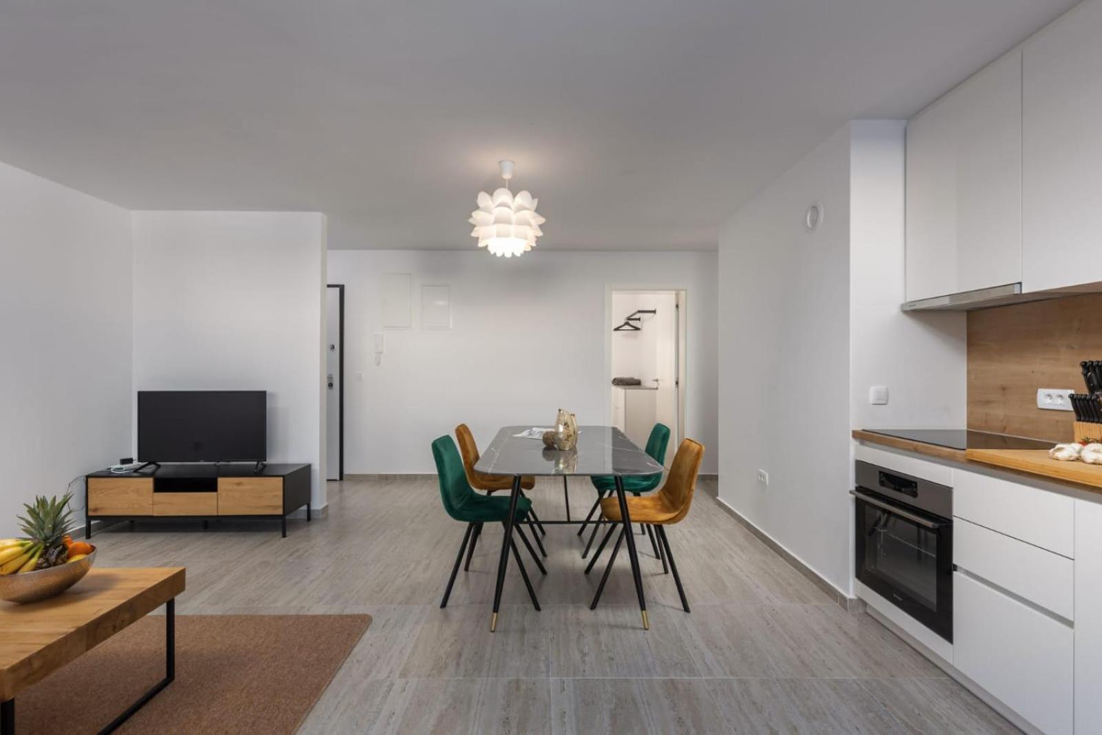 Apartments Cesare Nin Buitenkant foto