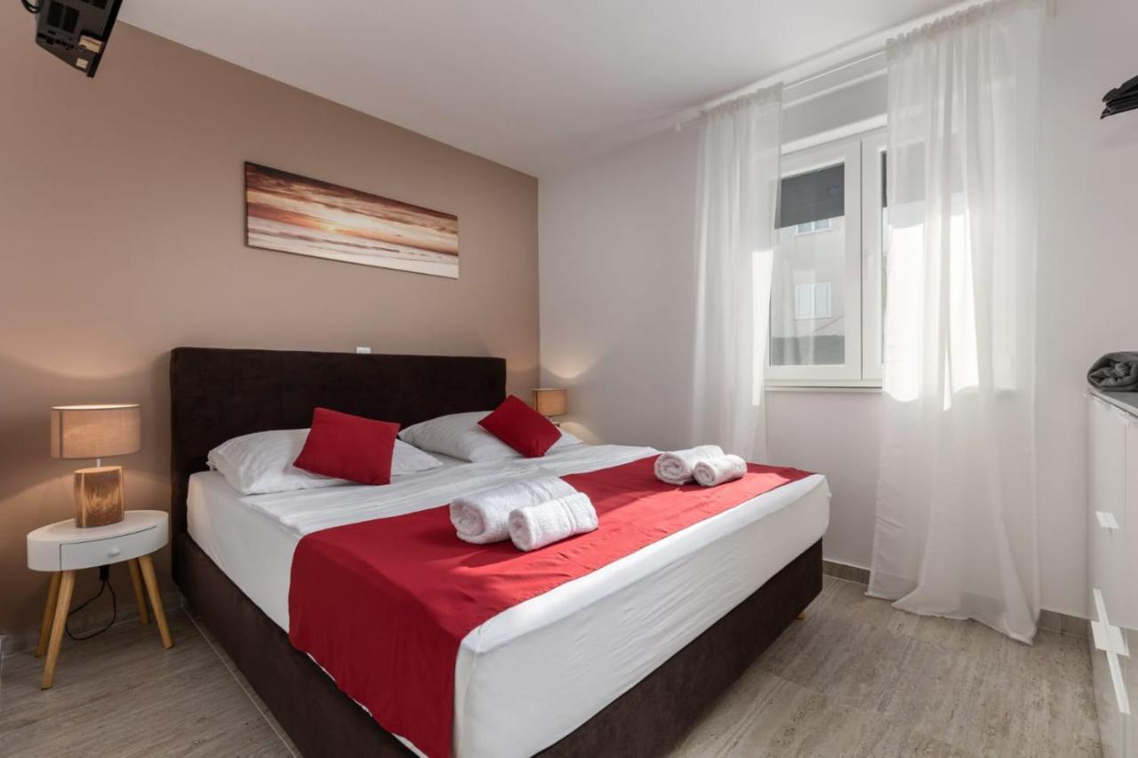 Apartments Cesare Nin Buitenkant foto
