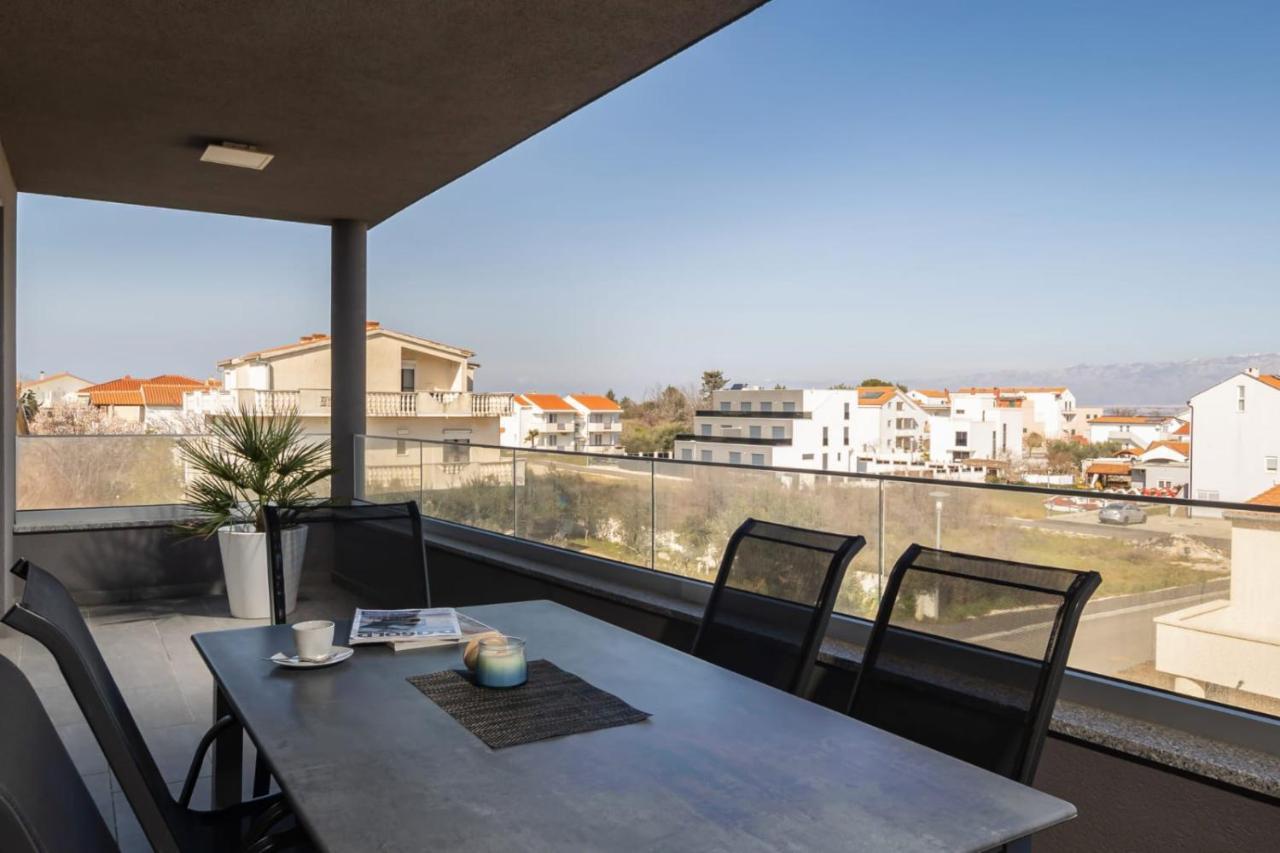 Apartments Cesare Nin Buitenkant foto