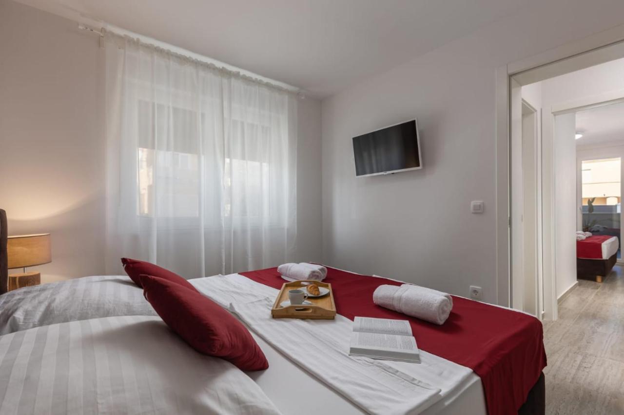 Apartments Cesare Nin Buitenkant foto