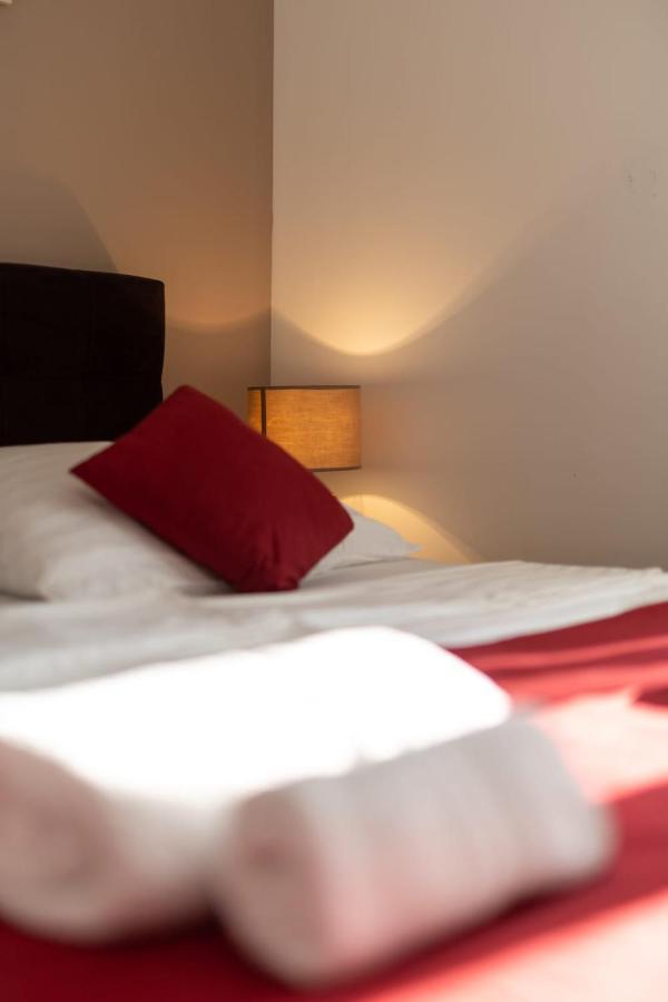 Apartments Cesare Nin Buitenkant foto