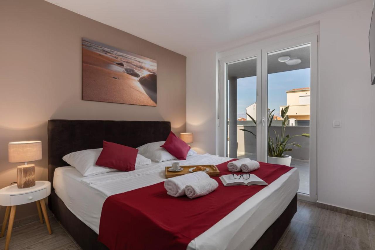 Apartments Cesare Nin Buitenkant foto
