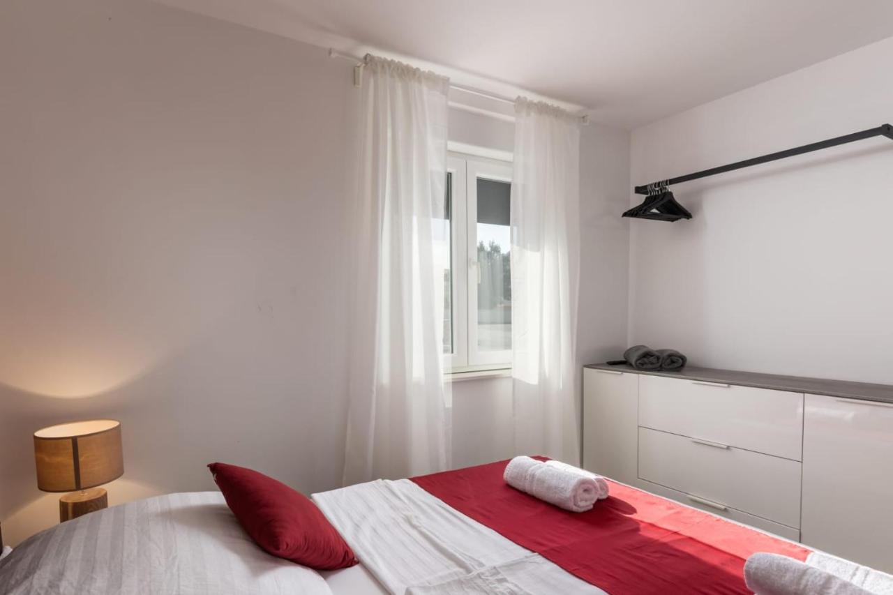 Apartments Cesare Nin Buitenkant foto
