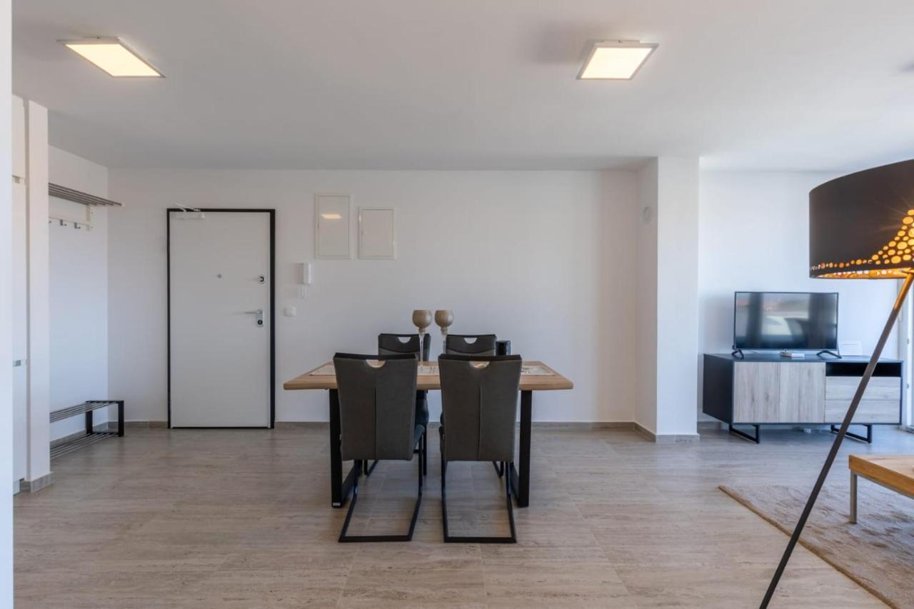 Apartments Cesare Nin Buitenkant foto