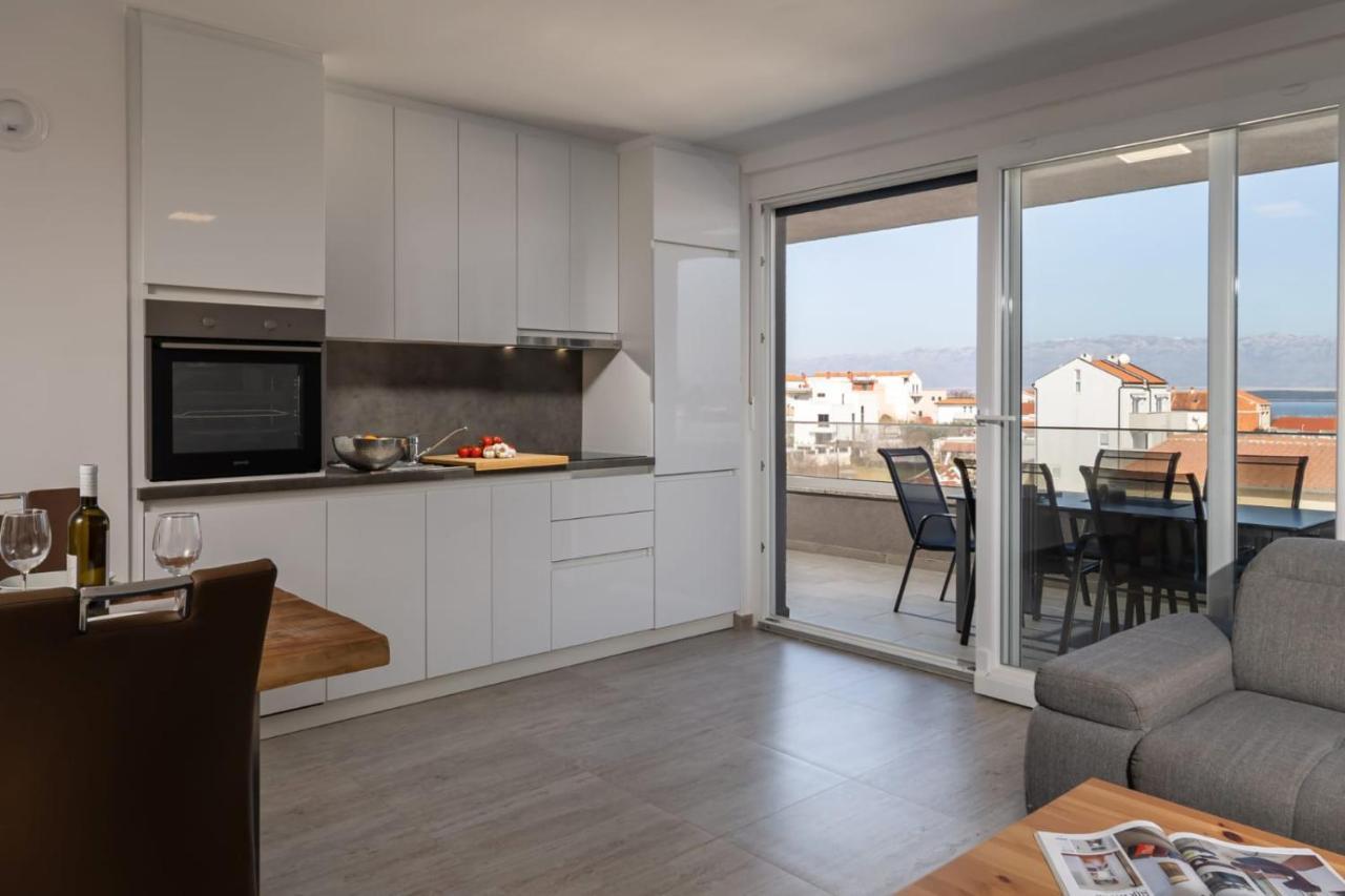 Apartments Cesare Nin Buitenkant foto