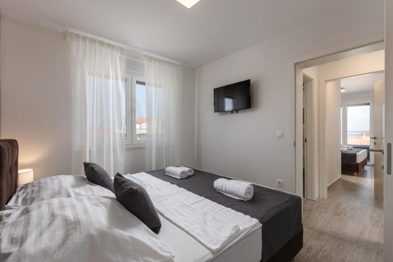 Apartments Cesare Nin Buitenkant foto