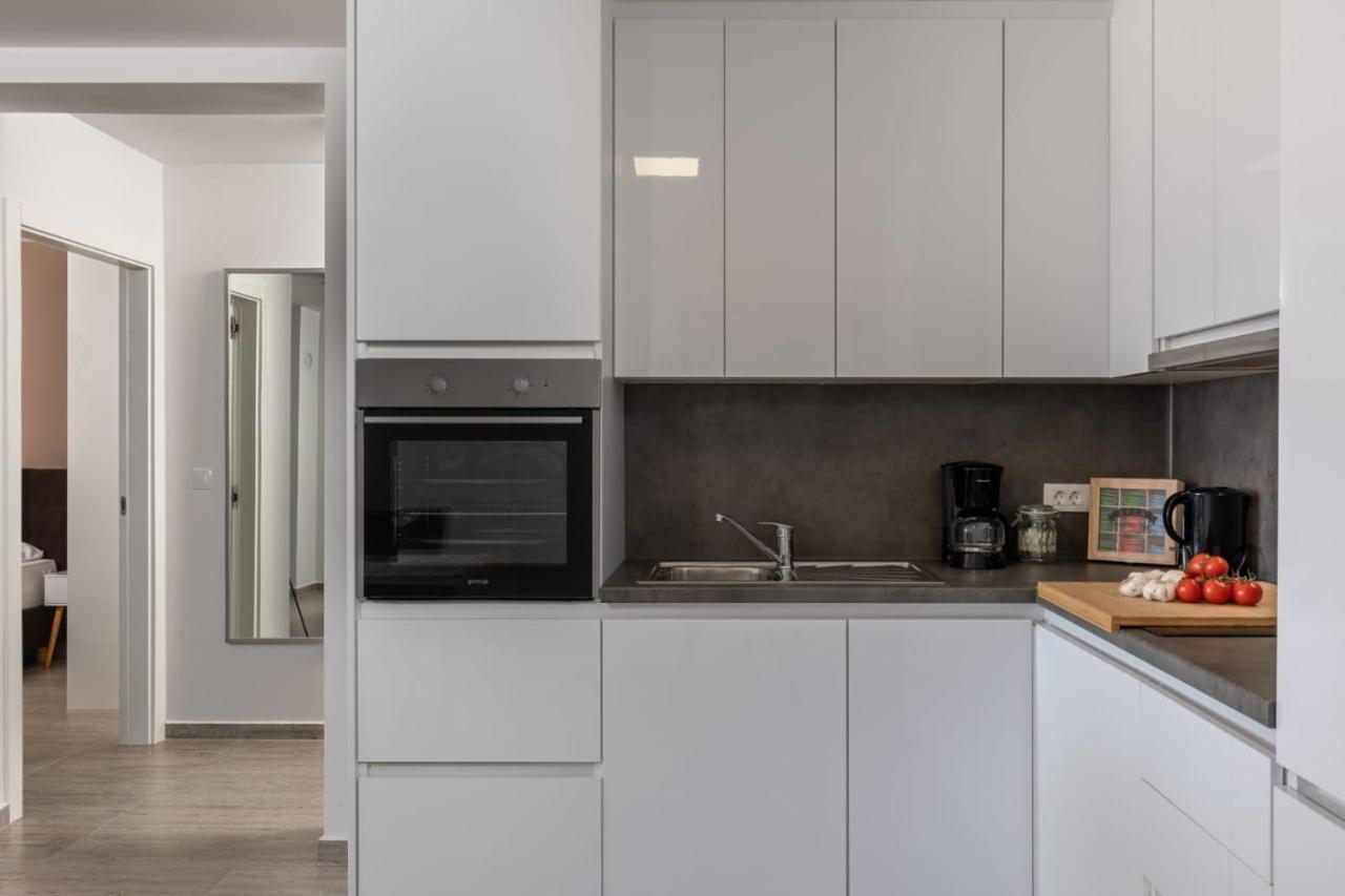 Apartments Cesare Nin Buitenkant foto